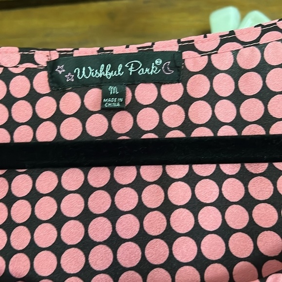 WISHFUL PARK Salmon Pink/Black Polka Dot Top W/Button Cuffs, Sz Medium, GUC. - Picture 3 of 8